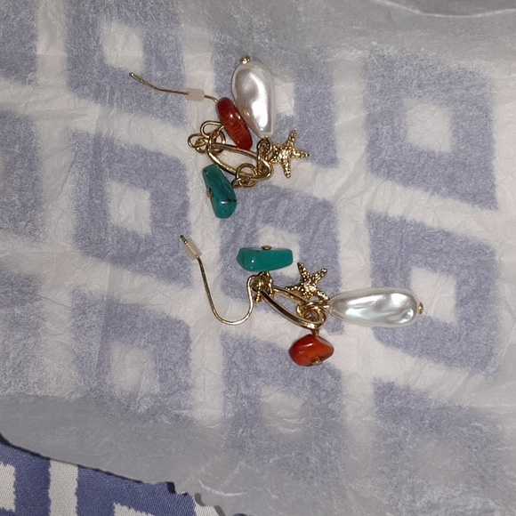 NEW!  Avon Dangle Under The Sea Earring Set $10 - Picture 4 of 7